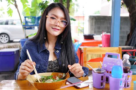 thai ladyboy dating